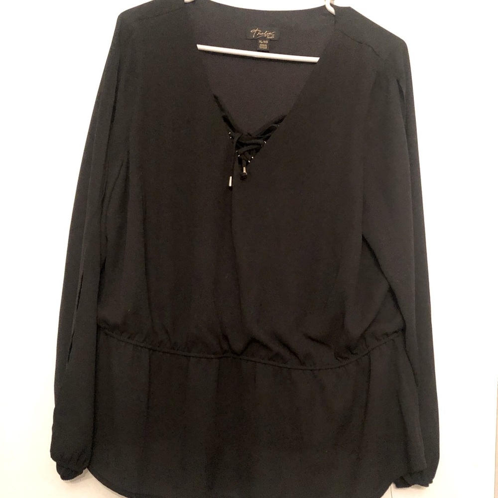Black blouse by Thalia Sodi